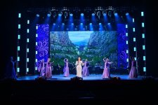 В Таджикистане проходят Дни культуры Азербайджана:  красочная выставка и гала-концерт (ФОТО)