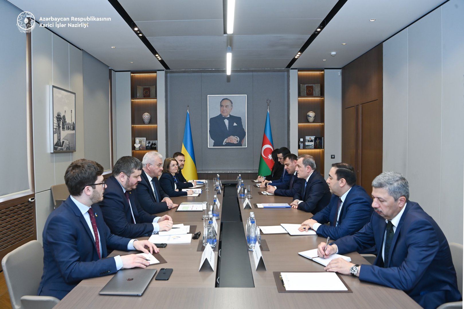 Состоялась встреча глав МИД Азербайджана и Украины в расширенном составе